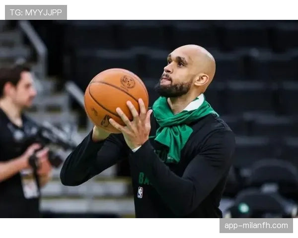 德里克·怀特突破创造多次关键得分 拉开球队进攻空间提升效率