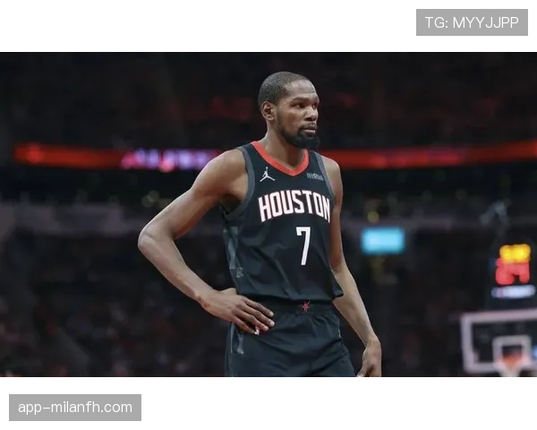 无球跑位为杜兰特拉开空间 提升三分效率